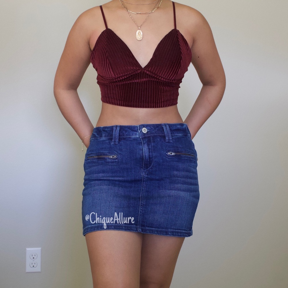 Low rise dark denim Hollister skirt